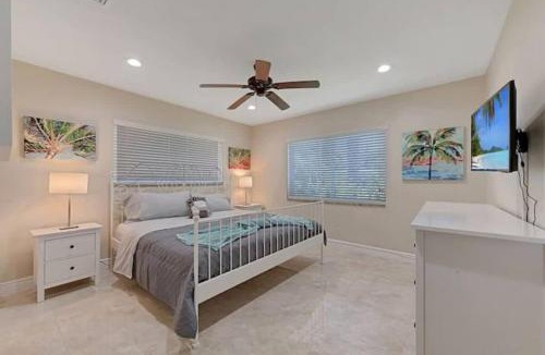 Lauderdale-by-the-Sea House | Home with pool by Dream Vacation