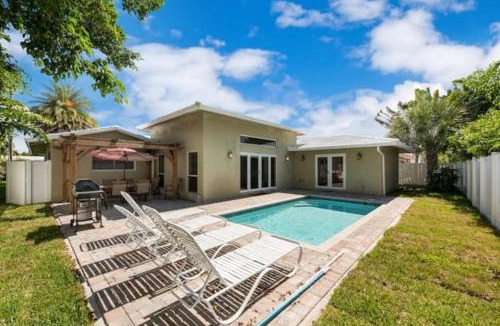 Lauderdale-by-the-Sea House | Home with pool by Dream Vacation