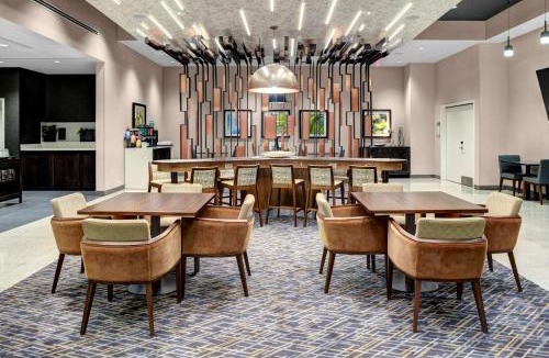 Downtown Richmond Hotel | Homewood Suites by Hilton Richmond-Downtown