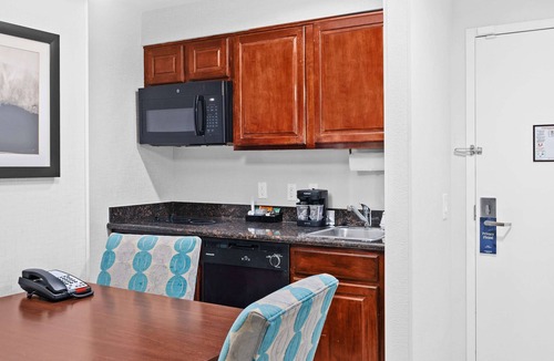 Fort Lauderdale Hotel | Homewood Suites by Hilton Ft. Lauderdale Airport-Cruise Port