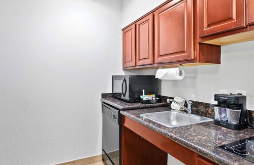 Fort Lauderdale Hotel | Homewood Suites by Hilton Ft. Lauderdale Airport-Cruise Port