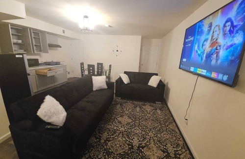 Newark Apartment | Homey one bedroom apartment with a large living room.