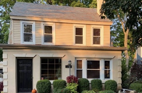 Albany House | Hot tub and private dead end road -super comfy cozy stay in Albany, NY.