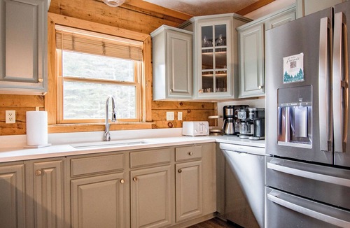 Edray Cabin | Hot Tub, Game Room, King Beds, Ski-In, Ski-Out