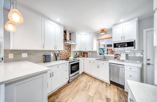 Wilton Manors House | Hot Tub & Kayak! Waterfront + 1 Mile To Beach!