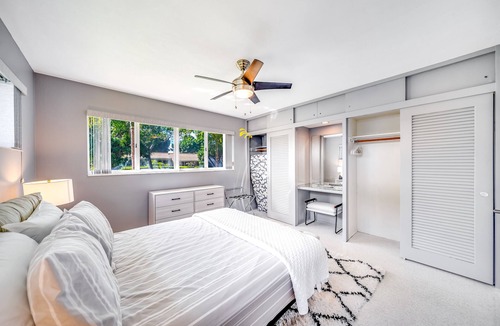 Wilton Manors House | Hot Tub & Kayak! Waterfront + 1 Mile To Beach!