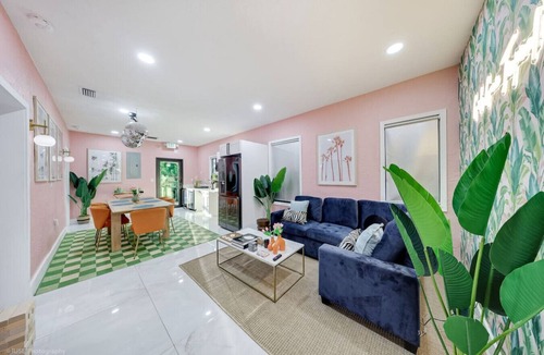 Buena Vista House | Hot Tub + Makeup Bar + Karaoke + Design District