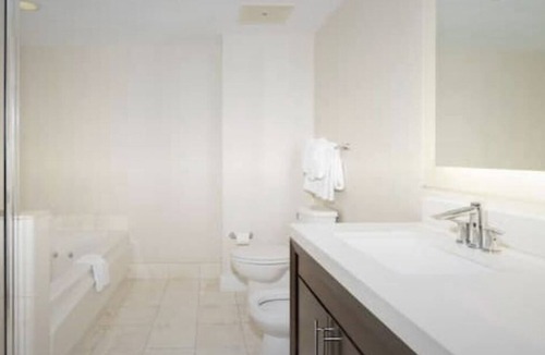 Sunny Isles Beach Hotel | ★ Hotel 1 Bedroom Suite with ocean view ! Lic :STR-01360 Minimum 3 months.