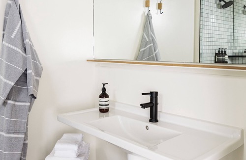 Los Angeles Hotel | Hotel June West L.A., a Member of Design Hotels
