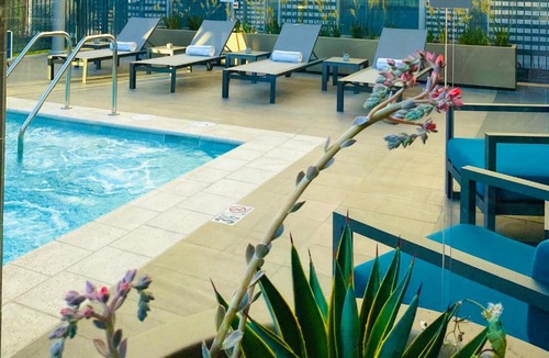 North Hollywood Hotel | Hotel Mariposa