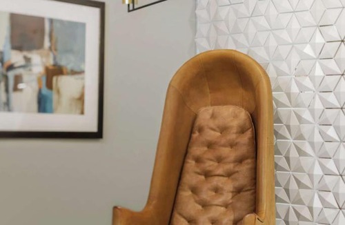 Newtonville Hotel | Hotel Trilogy Albany Airport, Tapestry Collection by Hilton