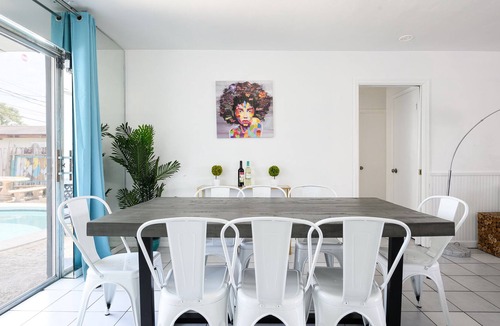 Driftwood House | House 4 Bedrooms, Pool Close to Hard Rock Casino