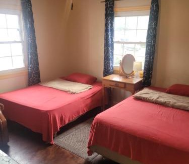 Aliquippa House | House can sleep 6 or more people