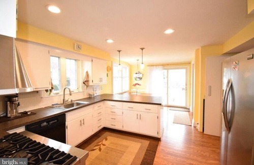 Cambridge House | House close to Great Marsh Park and Downtown