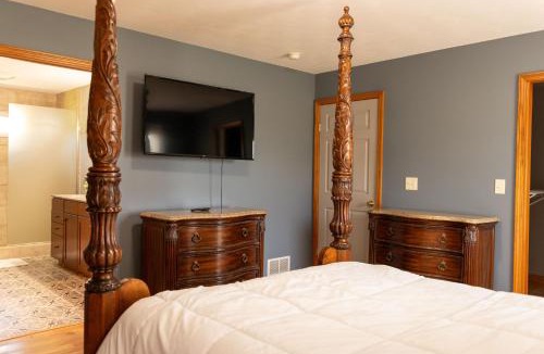 Deansboro House | House with Scenic View, Deck, Hot Tub & Barn