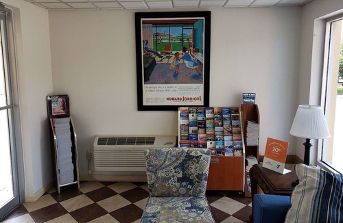 Northwest Hotel | Howard Johnson by Wyndham Virginia Beach