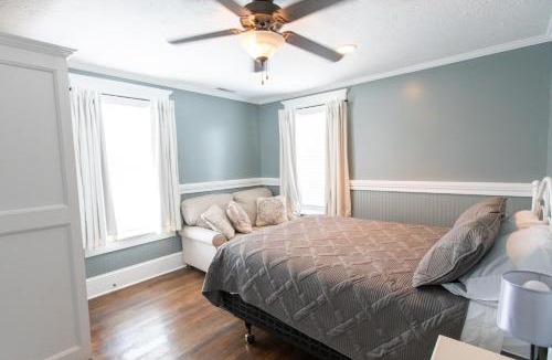 White Sulphur Springs Apartment | Howard's Creek Inn