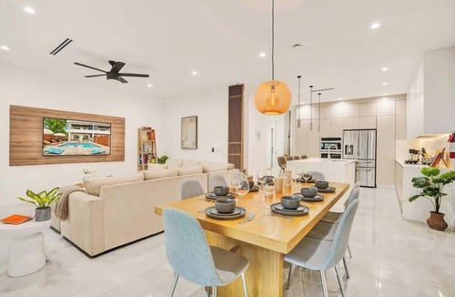 Poinsettia Heights House | HTD Pool-Jacuzzi-BBQ-Games-Near Las Olas 1