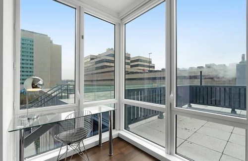 Hell's Kitchen Apartment | Hudson River 2 BR | Business Traveler Friendly