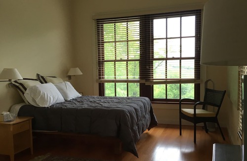 Philipstown House | Hudson Valley Carriage House - Private Pearl