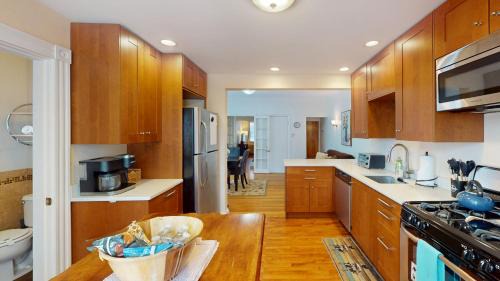 North Cambridge Apartment | Huge 2 bed, 2 baths, Harvard, Porter Davis SQ
