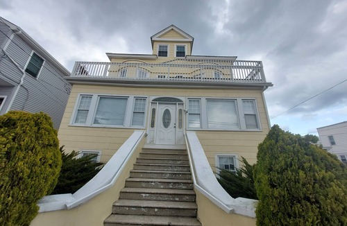 Ventnor City House | Huge Victorian 1 block from Bay and 3 blocks from Ventnor Beach