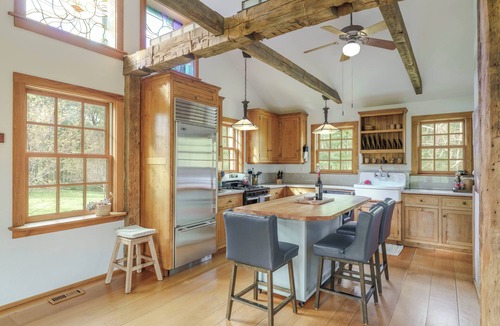 Dyke House | Hummingbird's Rest - Wine Country Cabin Retreat