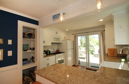 Hyannis Port House | Hyannis Port Cape-Style Cottage. Short Walk to 3 Sandy Ocean Beaches!