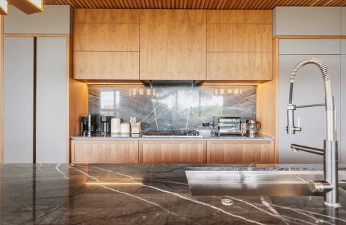 Beverly Hills Villa | Iconic Mulholland Drive Estate Panoramic LA Views, Pool & Total Privacy