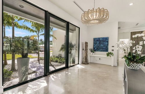 Ocean Ridge House | Ideal rental Ocean Ridge FL loaded with amenities and walking distance to beach