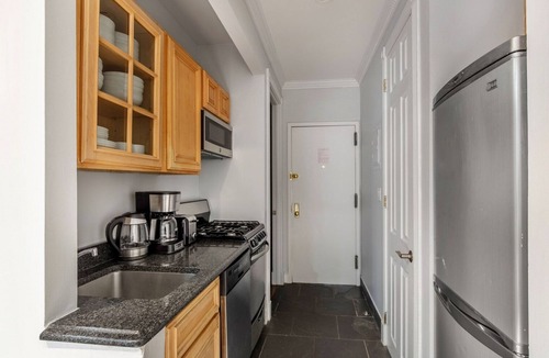 West Village Apartment | Ideal West Village 2BR w/W/D, nr Shopping, by Blueground
