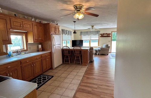 Brookfield House | Idlic home in an amazing setting, close to Hamilton, Clinton and Cooperstown.