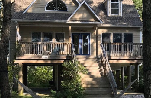 Piney Island House | Immaculate home, close to the bridge to Assateague, bike to the beach!