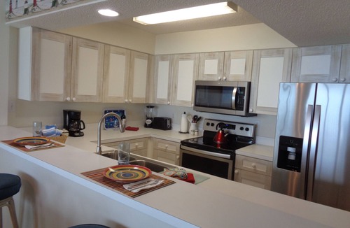 Windy Hill Condo | Immaculate, luxury, oceanfront, roomy beach, 6th flr private balcony, R&R peace