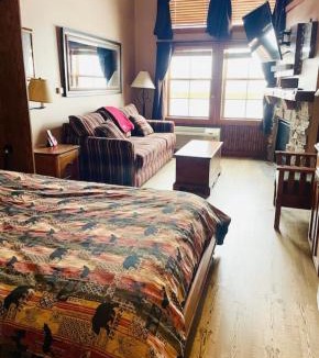 Edray Apartment | In the Heart of the Village Ski In Out