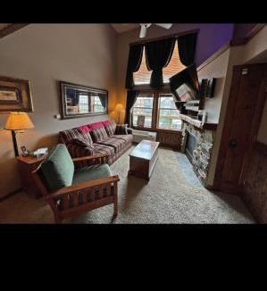 Edray Apartment | In the Heart of the Village Ski In Out