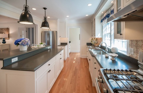 Nantucket Town House | In town/5 Bd/5 Bth/3 Fam Rms/screen porch/car ferry reservation for summer wks