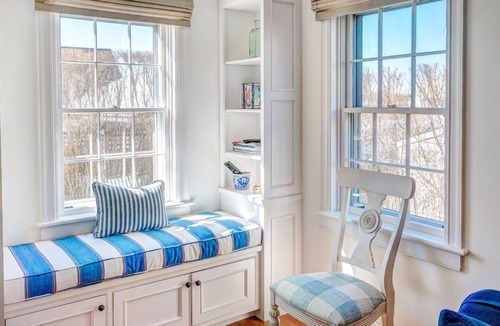Nantucket Town House | In town/5 Bd/5 Bth/3 Fam Rms/screen porch/car ferry reservation for summer wks