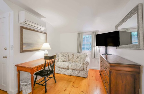 Nantucket Town Cottage | In-town Nantucket Cottage - Abuts Bird Sanctuary