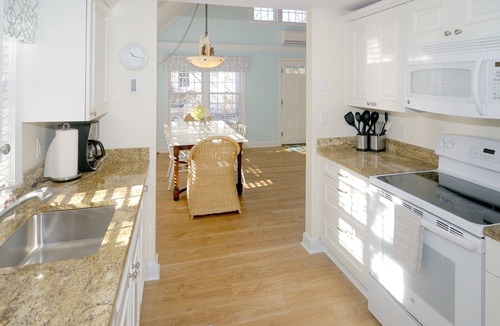 Nantucket Town Cottage | In-Town Walk to Beaches Charming Cottage Private Patio & Easy Parking