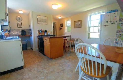 Tisbury House | IN-TOWN-WALK To Everything! Adorable & Affordable , Front Porch & Deck/3 A/C's