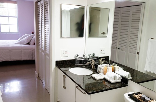 Aventura Apartment | in Yacht Club for 6 guests