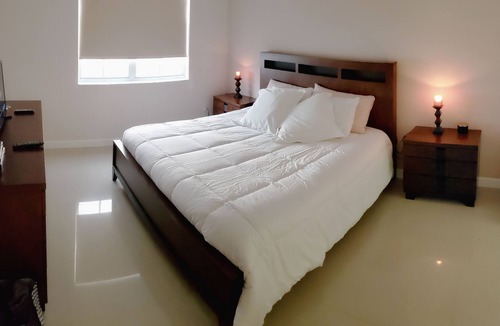 Aventura Apartment | in Yacht Club for 6 guests