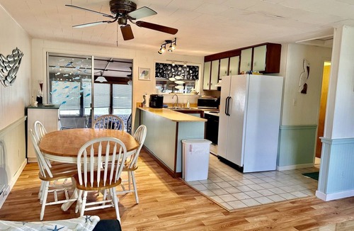 Survey Creek Cottage | Incredible Cottage with Fantastic Sights in Weeki Wachee, Florida
