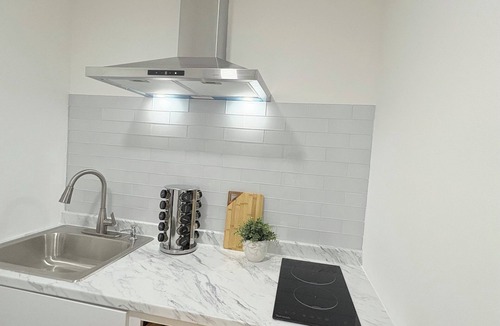 Lake Worth Apartment | Independent Modern Apartment w Private backyard