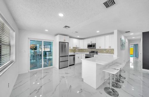 Fort Lauderdale Villa | Indoor Basketball, Game Room, Heated Pool, Private