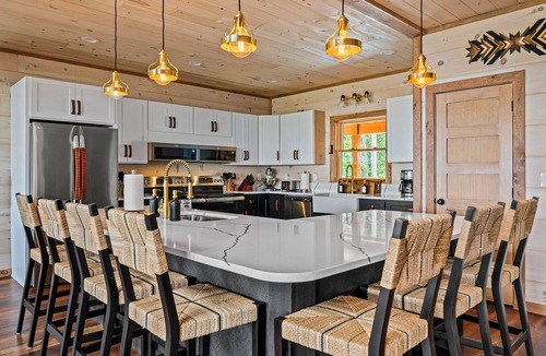 Smoky Mountains Cabin | Indoor Pool - Iconic Views- 6BR - 11' spa - Dog Friendly- Wkly Disc!