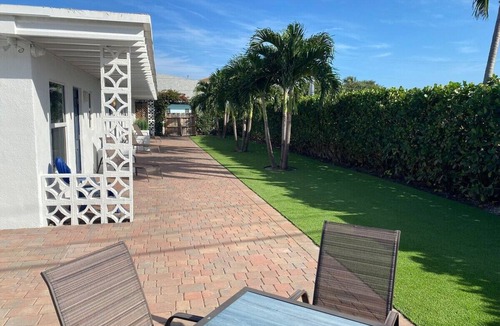 Lauderdale-by-the-Sea Apartment | Indulge in a comfortable and newly renovated studio that’s just a 2-3 minute walk to the beach!