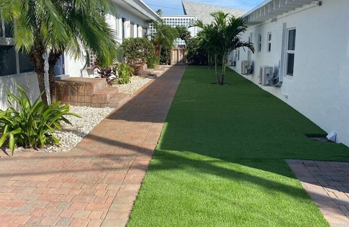 Lauderdale-by-the-Sea Apartment | Indulge in a comfortable and newly renovated studio that’s just a 2-3 minute walk to the beach!