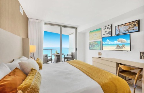 Hollywood South Central Beach Apartment | Insane Ocean View Balcony, Beachfront Resort, Pool